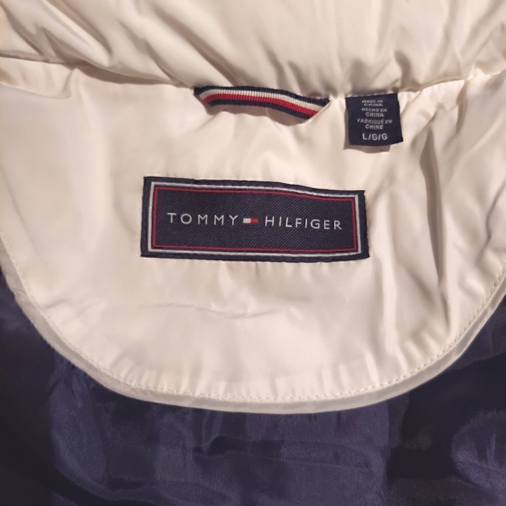 Tommy Hilfiger Quilted Puff Vest - Picture 4 of 8